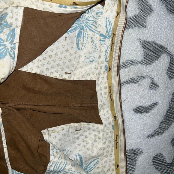 Size 38 Tommy Bahama 100%silk shorts new - Picture 2 of 4